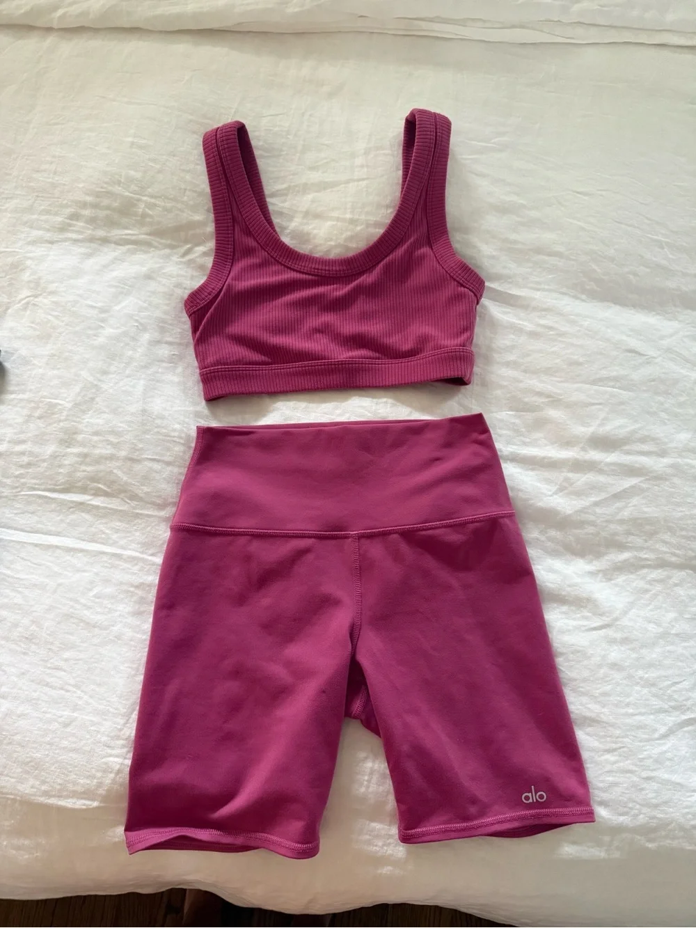 Alo yoga pink set size small